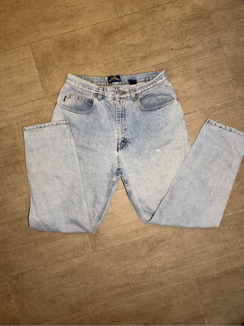Vintage Light Wash Mom Jeans - Classic Straight Fit